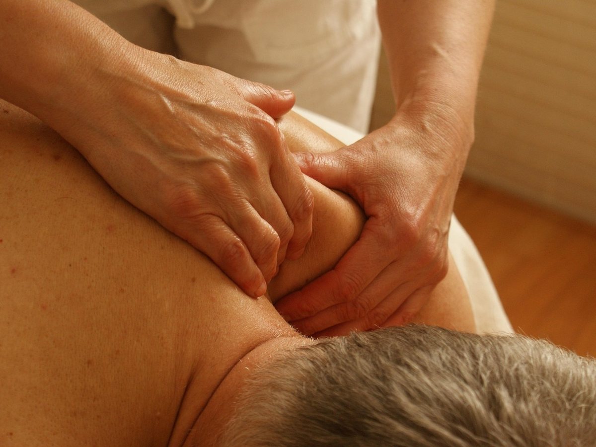 Massage détente des épaules et de la nuque